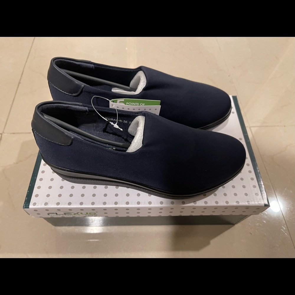 Women’s FLEXUS by Spring Step Noral Wedge Slip-On Shoe  (Sz 36 / 5.5-6 / NAVY)